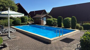 Pool - Holiday Home in Germany with Garden Terrace (Brakel-Bellersen)