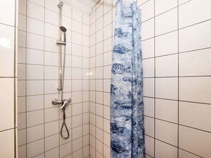 Shower - Nice apartments in a monumental square farm. (Richelle)