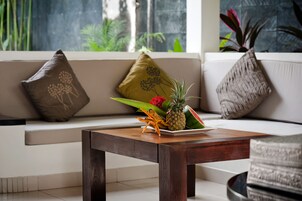 Televisión de pantalla plana, reproductor de DVD