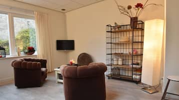 Een televisie en een dvd-speler