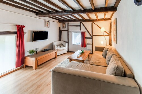 Cosy Holiday Home in Cherain near Forest