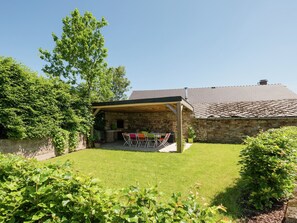 Outdoor dining - Rustic Retreat, Ovifat (Waimes)