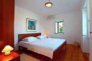 3 bedrooms, iron/ironing board, WiFi