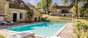 Mansion in Sourzac with Private Pool