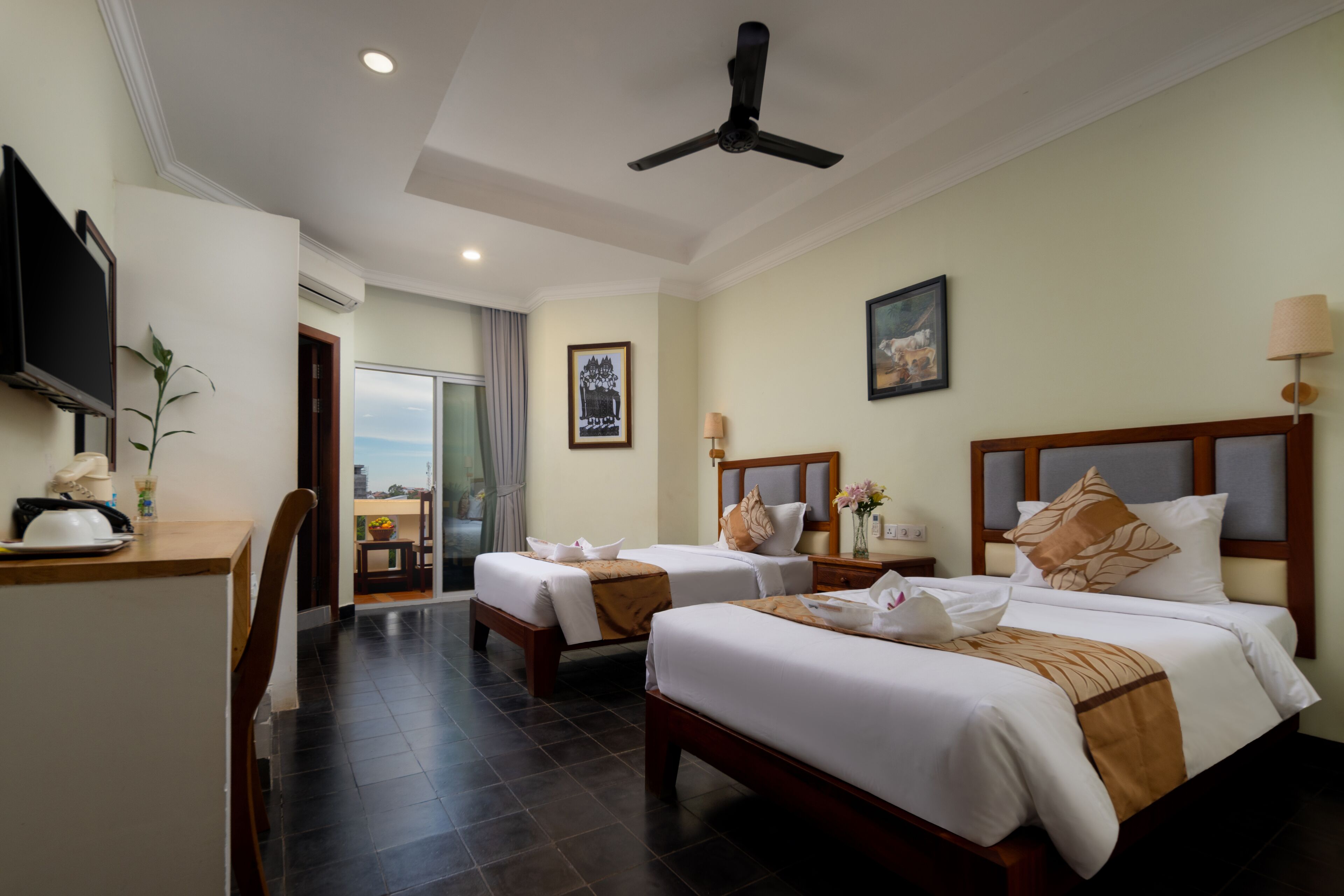 Deluxe Twin Room, Balcony, City View | Premium bedding, minibar, in-room safe, desk