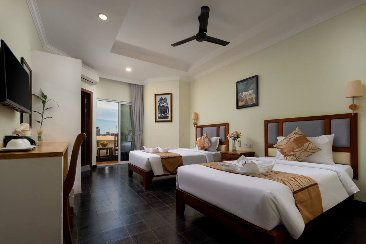 Deluxe Twin Room, Balcony, City View | Premium bedding, memory-foam beds, minibar, in-room safe