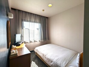 Desk, laptop workspace, blackout drapes, iron/ironing board - GR Hotel Suidocho (Kumamoto)
