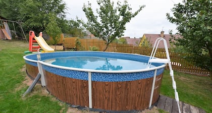 Ferienhaus im Wald mit privatem Pool