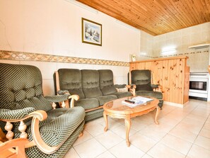 TV - Holiday Home in Argeliers near Sandy Beaches (Argeliers)