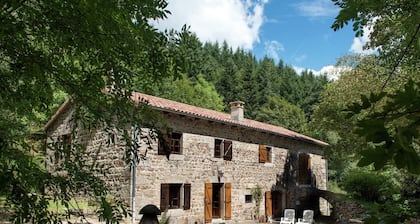 Retraite dans une villa en pierre isolée