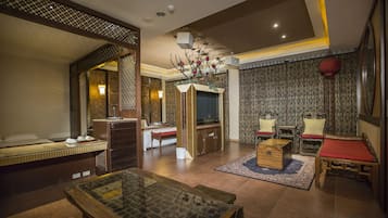 Classic Dört Kişilik Oda, 2 Büyük (Queen) Boy Yatak, Sıcak Su Küveti | Kaliteli yatak takımı, kuştüyü yorgan, minibar
