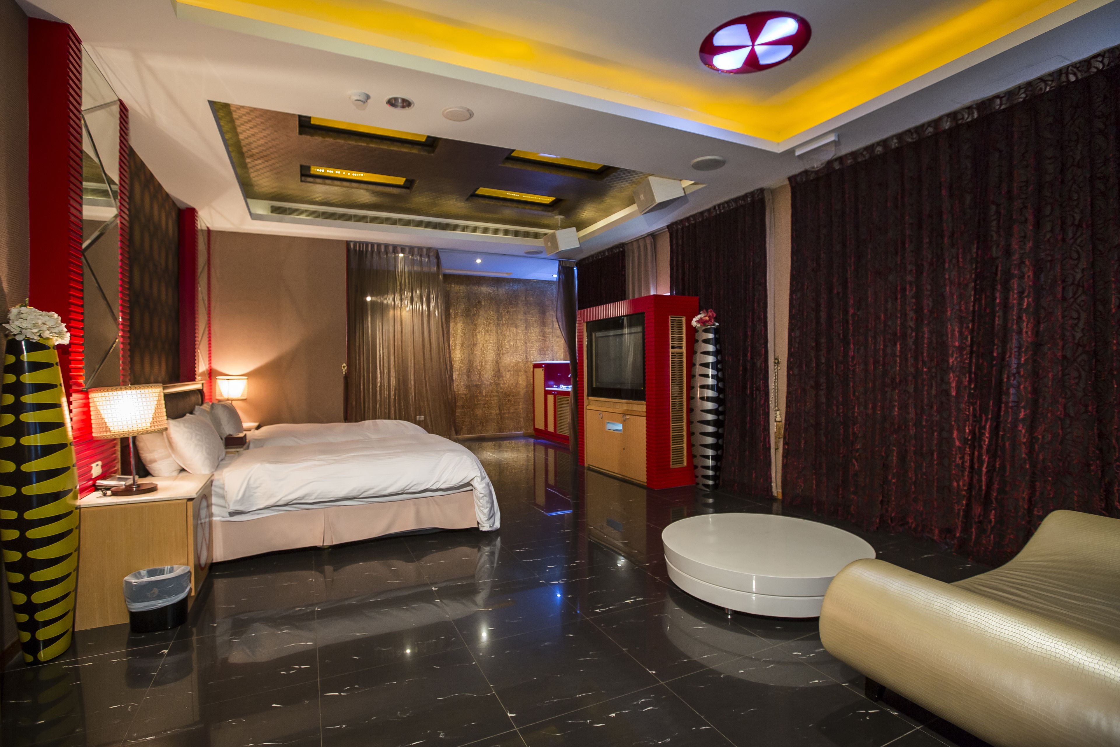 Ropa de cama de alta calidad, edredón y minibar 