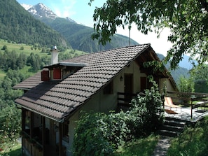 Exterior - Charming Chalet Near Trails (Mörel)