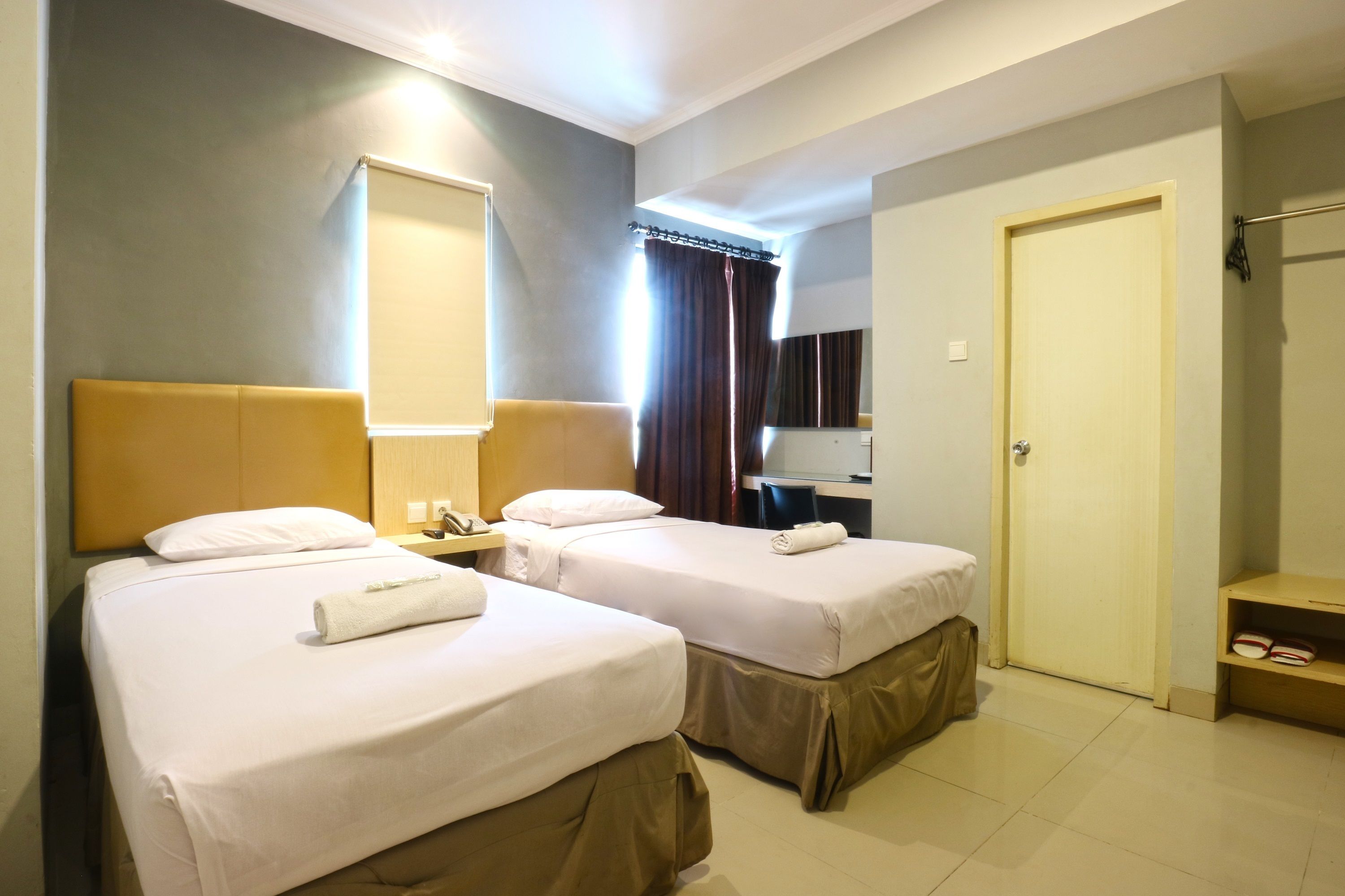 Room | In-room safe, desk, WiFi (free), bed sheets