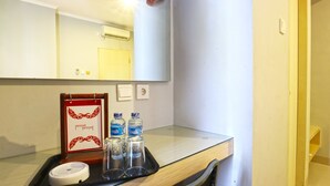 In-room safe, desk, free WiFi, bed sheets - Collection O Hotel Antara (Jakarta)