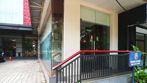 Exterior - Collection O Hotel Antara (Jakarta)