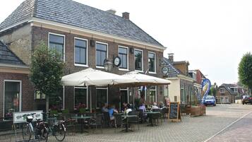 Buiten dineren