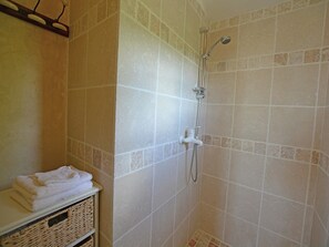 Shower, towels