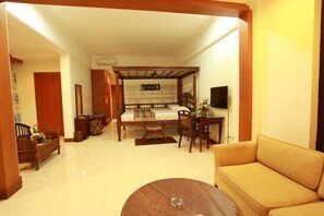 In-room safe, desk, blackout drapes, free WiFi