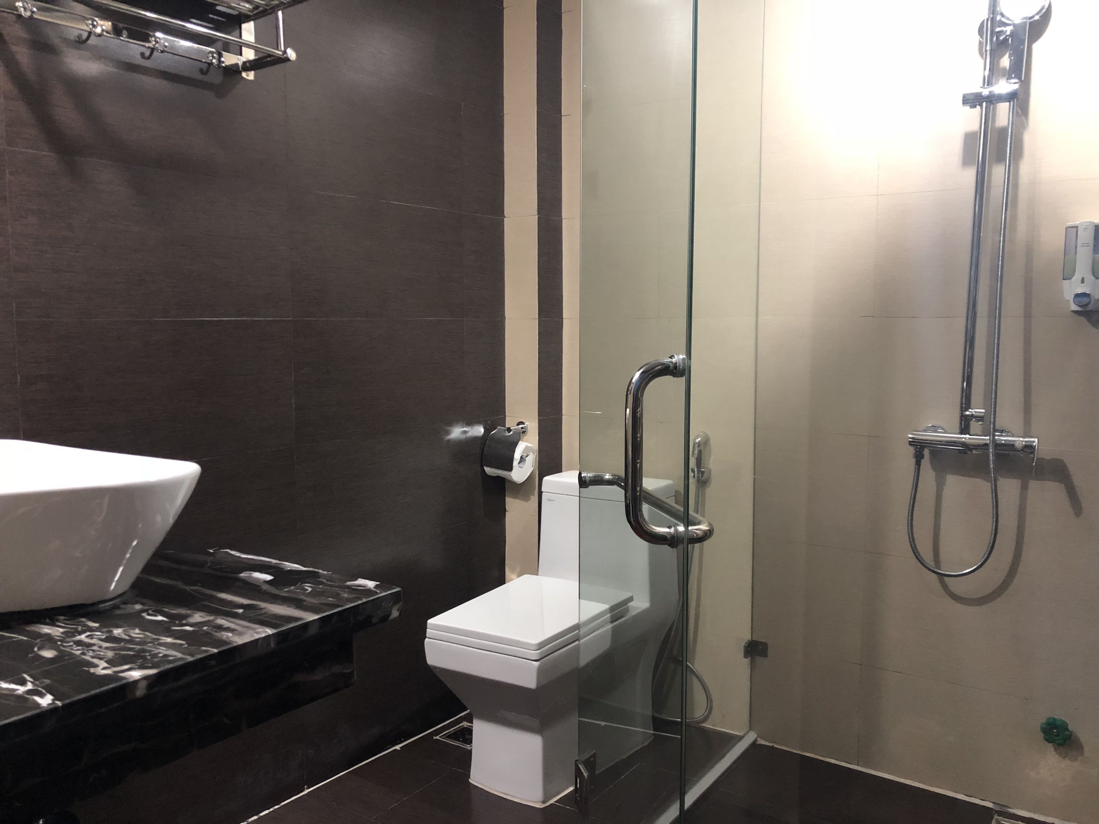 panoramic apartment, 2 bedrooms, non smoking, patio | bathroom | shower, designer toiletries, hair dryer, slippers