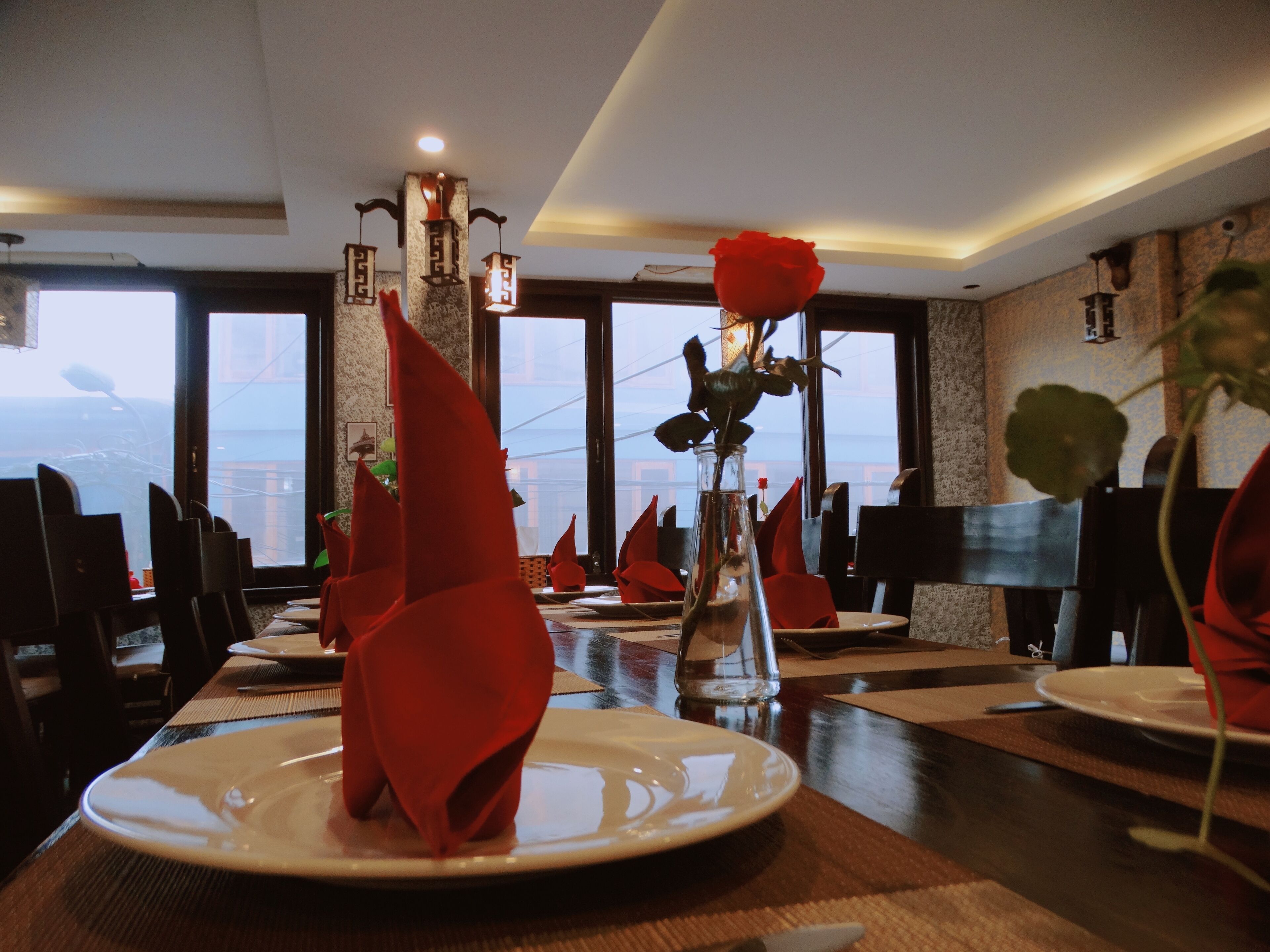 breakfast, lunch, dinner served; local and international cuisine