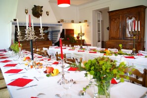 Banquet hall - Castle in Asnières with Tennis & Forest Views (Asnières)