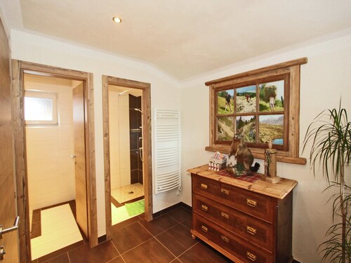 Majoitus mukavalla keittiönurkkauksella ja parvekkeella.