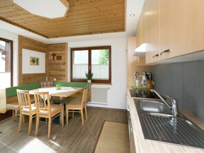Fridge, oven, dishwasher, highchair - Modern flat in Längenfeld near ski area (Längenfeld)