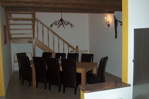 Dining - Holiday Home in Przesieka near Ski Slopes (Przesieka)