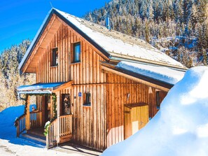 Exterior - Inviting chalet with terrace (Stadl an der mur)