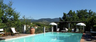 Holiday Home in Montecarelli with Pool