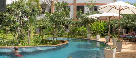 야외 수영장, 일광욕 의자