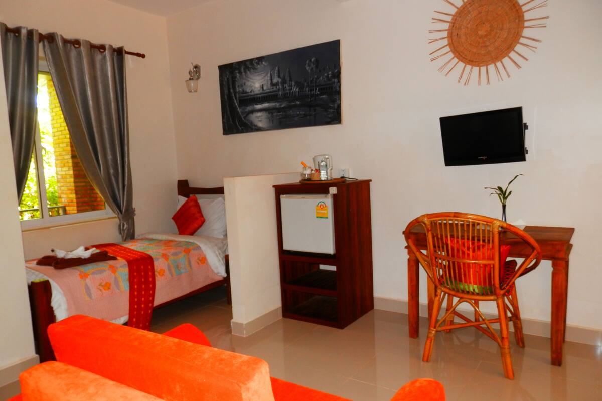 Deluxe Single Room, Pool View