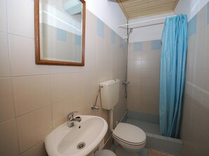 Shower - Vintage Farmhouse in Soudos Lisbon with pool (Soudos)