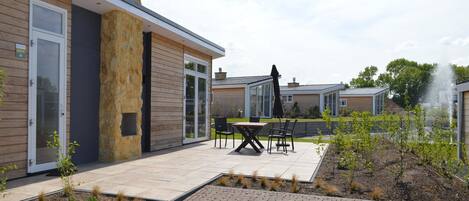 تناول الطعام بالخارج