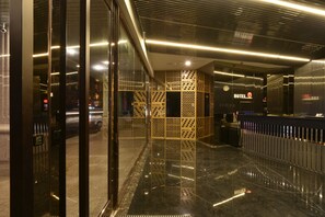 Interior entrance - Hotel J Taoyuan (Taoyuan City)
