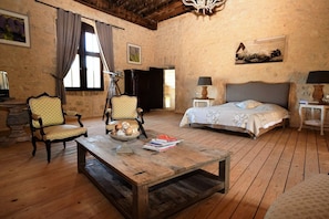 4 bedrooms, free WiFi