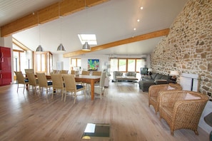 Dining - Holiday Home in Roussines with Private Pool (Roussines)