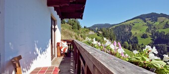 Chalet in Sankt Johann near Ski Lift