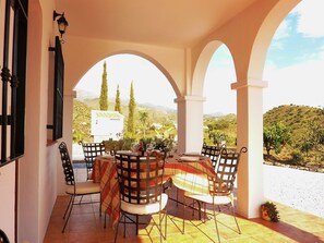 Outdoor dining - Holiday Home in Canillas near Beach (Canillas de Aceituno)