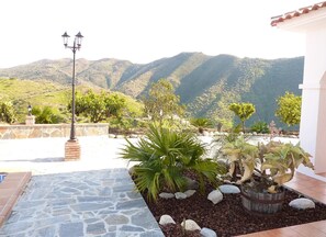 Property grounds - Holiday Home in Canillas near Beach (Canillas de Aceituno)