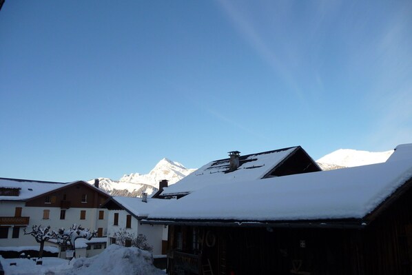 Immediate Surroundings [winter] (<1 km)