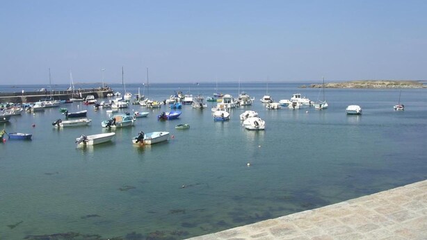 A marina with various boats docked. - Cozy Brittany Escape (Erdeven)