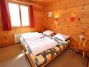 2 bedrooms, WiFi - Chalet in Wiler near Ski Lift & Views (Fiesch)