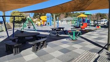 Área de juegos infantiles al aire libre