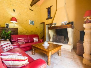 TV, fireplace, DVD player, stereo