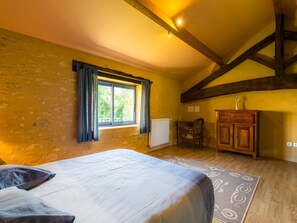 3 bedrooms - Poolside Haven in Salles (Salles-De-Belvès)