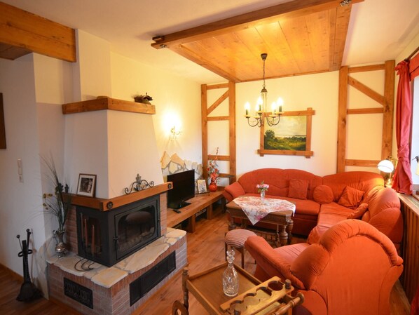 TV, fireplace, DVD player, stereo