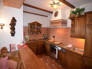Refrigerador, horno, lavavajillas y cafetera y tetera