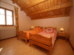 3 chambres, lit parapluie